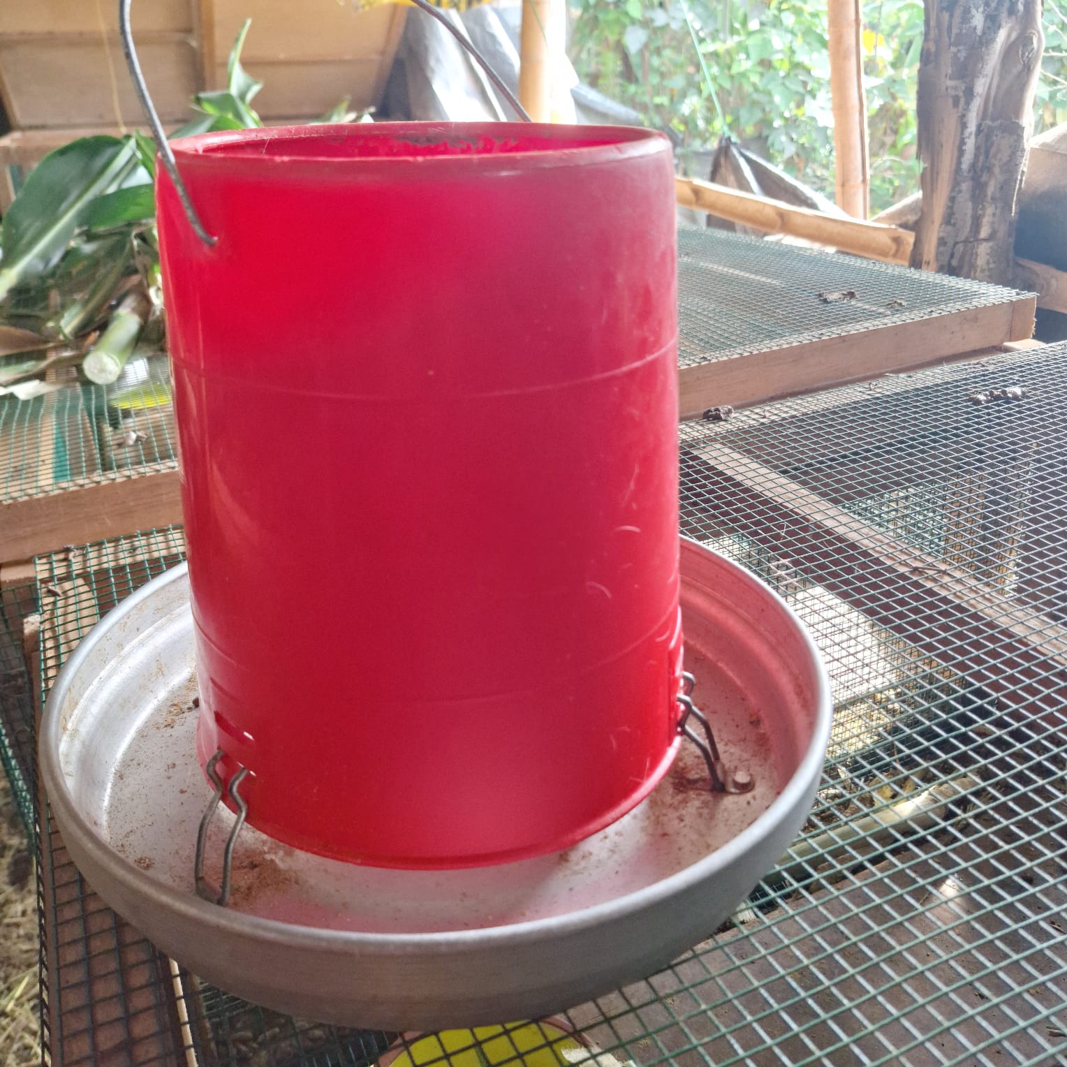 COMEDERO METAL + PVC  MISTIPLAS